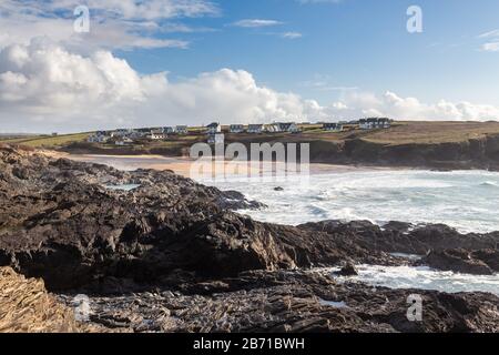 Si Affaccia Su Treyarnon Bay Cornwall Inghilterra Uk Europe Foto Stock