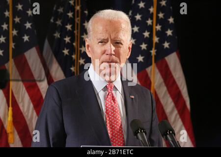 Wilmington, DE, Stati Uniti. 12th Mar, 2020. :Ex Vice President, Joe Biden dando un discorso sulla lotta contro Coronavirus all'Hotel Du Poet a Wilmington, Delaware 12 marzo 2020 Credit: : Star Shooter/Media Punch/Alamy Live News Foto Stock