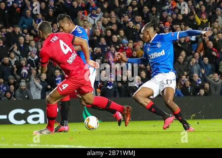 Glasgow, Regno Unito. 12th Mar, 2020. Rangers FC ha giocato Bayer Leverkusen nel turno di 16 -1st tappa presso lo stadio di Ranger, Ibrox, Glasgow. Nel campionato UEFA 'Europa'.Secondo Steven Gerrard, manager di Ranger, questo gioco offre una grande sfida, ma si spera che la sua squadra possa costruire su precedenti performance. Credito: Findlay/Alamy Live News Foto Stock