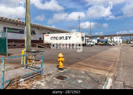Area del molo di carico e camion, Miami, Florida, Stati Uniti. Foto Stock