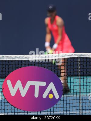 Miami GARDENS, FL - MARZO 13: Miami Open Tennis Match annullato a causa dello scoppio di coronavirus il 13 Marzo 2020 a Miami Gardens, Florida. People: Atmosphere Credit: Storms Media Group/Alamy Live News Foto Stock