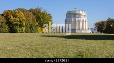 Vista panoramica su Befreiungshalle Kelheim (sala di liberazione). Costruito in memoria delle battaglie vittoriose contro Napoleone. Architettura di Leo von Klenze Foto Stock