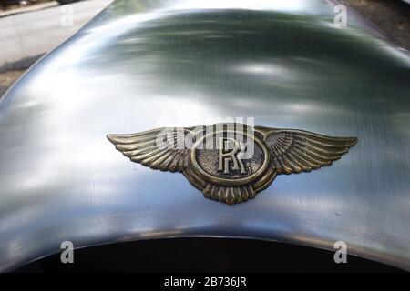 Metallo lucido con logo Rolls royce Brass Foto Stock