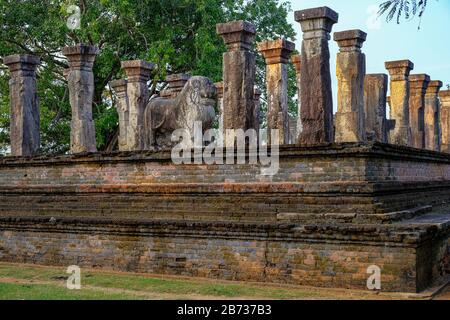 Real Consiglio Camera Del Palazzo Nissanka Malla A Polonnaruwa, Sri Lanka. Foto Stock