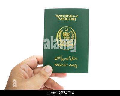 Pakistan passaporto internazionale di viaggio su sfondo bianco Foto Stock