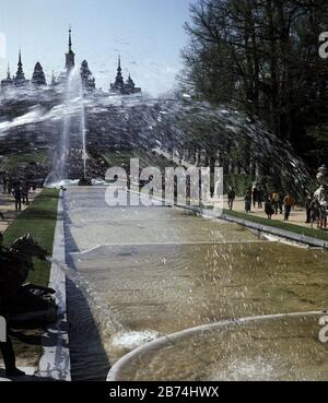 JARDIN-LA CASCADA NUEVA CON AGUA. POSIZIONE: PALACIO REAL-JARDINES. LA GRANJA. SEGOVIA. SPAGNA. Foto Stock