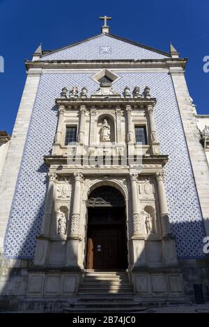 AVEIRO, PORTOGALLO - 19 febbraio 2020: Igreja da Misericórdia (la Chiesa della Misericordia) ad Aveiro, Portogallo, Europa Foto Stock