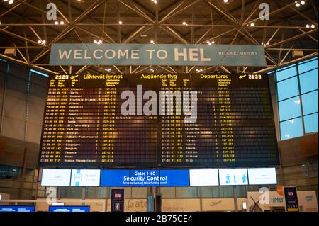 24.06.2018, Helsinki, Finlandia, Europa - quadro di valutazione nella sala partenze dell'aeroporto di Helsinki-Vantaa. [traduzione automatica] Foto Stock