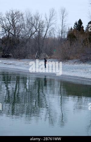 Passeggiata sulla spiaggia in inverno Foto Stock