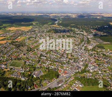 , Centro Città di Warstein in Sauerland, 23.08.2012, veduta aerea, Germania, Renania Settentrionale-Vestfalia, Sauerland, Warstein Foto Stock