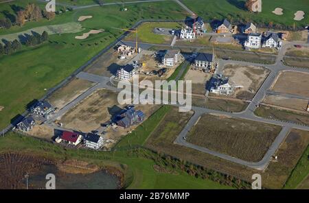 , cantiere edile del nuovo insediamento edilizio a Hohenbuschei con un campo da golf vicino a Brackeler Ostholz, 11.11.2011, vista aerea, Germania, Nord Reno-Westfalia, Ruhr Area, Dortmund Foto Stock