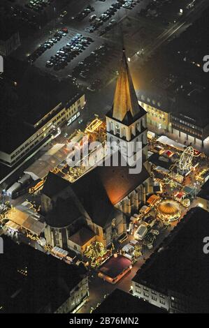 , centro città con mercatino di Natale presso la chiesa di San Paolo a Hamm, 13.12.2008, vista aerea, Germania, Nord Reno-Westfalia, Ruhr Area, Hamm Foto Stock