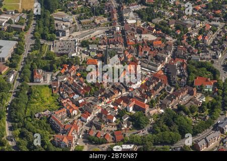 Centro di Werne con St. Christophorus-Kirche, 23.08.2012, vista aerea, Germania, Nord Reno-Westfalia, Ruhr Area, Werne Foto Stock