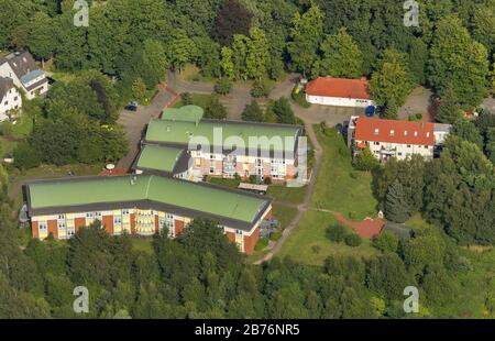 , casa residenziale per anziani a Dortmund in via Mengeder Schulstrasse, 16.08.2012, vista aerea, Germania, Nord Reno-Westfalia, Ruhr Area, Dortmund Foto Stock