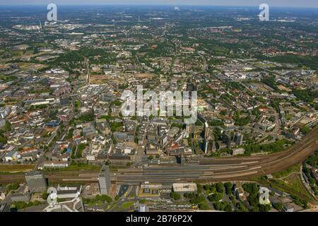 , centro città di Essen con stazione principale, 01.08.2012, vista aerea, Germania, Nord Reno-Westfalia, Ruhr Area, Essen Foto Stock