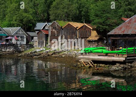 Old Boat Sheds, Geiranger Village, More og Romsdal County, Norvegia Foto Stock