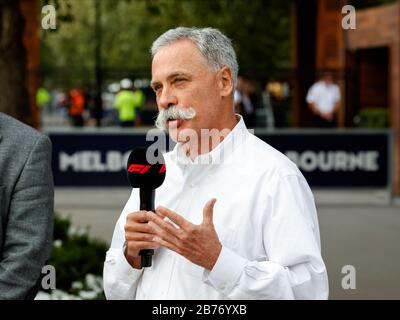 Chase Carey nel corso di una conferenza stampa a seguito della cancellazione del Gran Premio australiano di Formula uno 2020 in mezzo a Corona Virus (COVID-19) preoccupazioni. Foto Stock