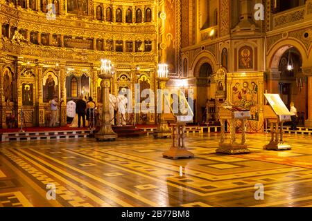 Timisoara, Romania - 20 luglio 2019 : all'interno della Cattedrale Metropolitana Ortodossa Foto Stock