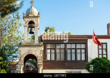 Aya Yorgi o Chiesa greco-ortodossa di San Giorgio a Buyukada. Buyukada è un quartiere di Adalar (Isole) della provincia di Istanbul, Turchia. Foto Stock