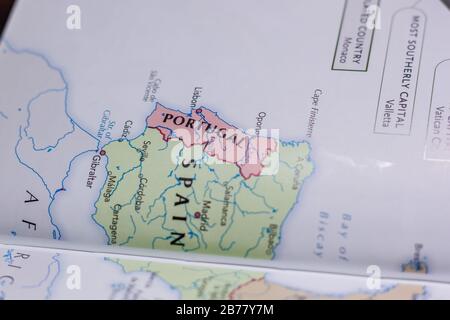 Ivanovsk, Russia - 04 febbraio 2019: Portogallo sulla mappa del mondo Foto Stock