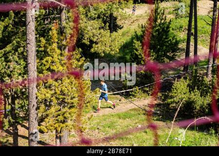 VALLNORD, ANDORRA : 2017 JUNY 11 : i concorrenti partecipano ALLA GARA ESCALIBUR 2017 . GARA AMATORIALE AD ANDORRA. Foto Stock