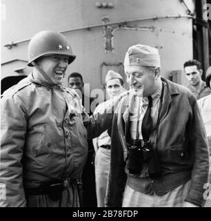 George S. Patton e ammiraglio posteriore H. Kent Hewitt tagliato. Foto Stock