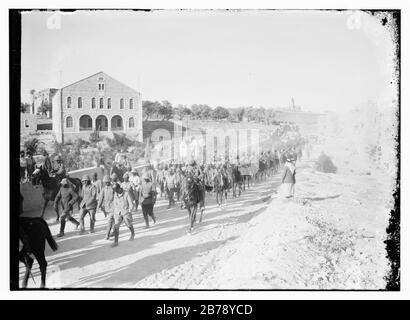 Ger. E Turk. (Tedesco e turco) prigionieri che entrano in Gerus. (Ad esempio, Gerusalemme) Foto Stock