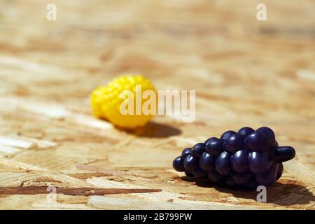 Immagine dei piatti per bambini da vicino. Spazio di copia. Vista dall'alto Foto Stock