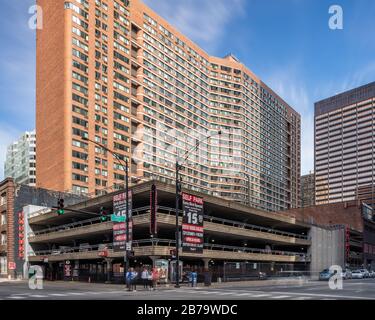 Garage comunale nel quartiere di Streeterville Foto Stock