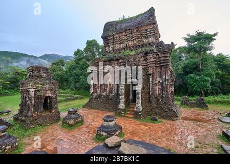 My Son, patrimonio dell'umanità, My Son è un complesso costruito dai re di Champa e ora è parzialmente rovinato, antichi templi indù a da Nang (Dana Foto Stock