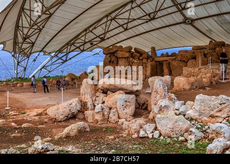 Mnajdra (maltese: L-Imnajdra) tempio megalitico preistorico a Malta, tra il 3600 a.C. e il 3200 a.C., Patrimonio dell'Umanità dell'UNESCO Foto Stock