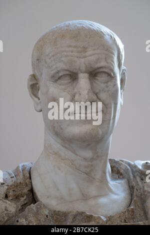 Una statua di Giulio Cesare Foto Stock