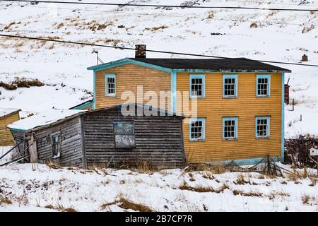 Casa classica e fienile stagionato in English Harbour of Terranova, Canada [Nessuna release di proprietà; disponibile solo per la licenza editoriale] Foto Stock