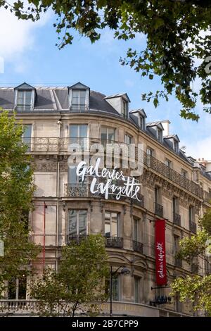 Vista esterna dell'edificio Galeries Lafayette a Parigi, Francia, Europa Foto Stock