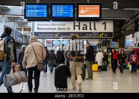 Stazione ferroviaria Gare de Montparnasse - SNCF a Parigi, Francia, Europa Foto Stock