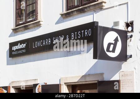 Norbi Update Lowcarb Shop & Bistro nuovo logo (febbraio 2020), Sopron, Ungheria Foto Stock