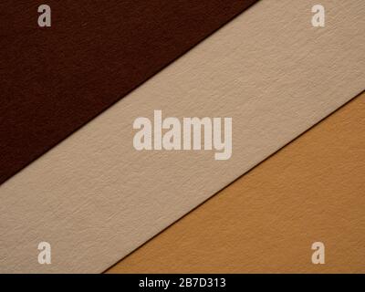 Set di fogli di carta multi-hue. Fogli di carta multicolore impilati l'uno sull'altro, formando uno sfondo in colori pastello. Molto spazio per Foto Stock