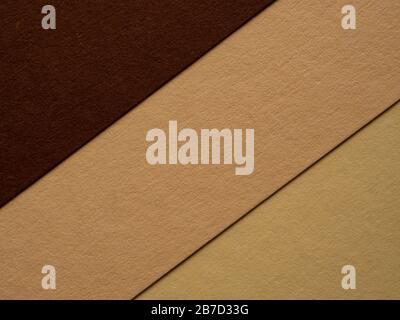 Set di fogli di carta multi-hue. Fogli di carta multicolore impilati l'uno sull'altro, formando uno sfondo in colori pastello. Molto spazio per Foto Stock