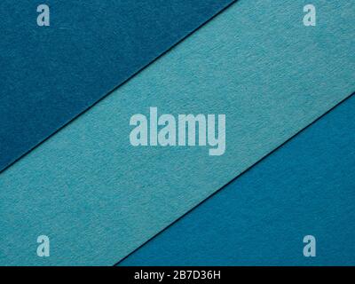 Set di fogli di carta multi-hue. Fogli di carta multicolore impilati l'uno sull'altro, formando uno sfondo in colori pastello. Molto spazio per Foto Stock