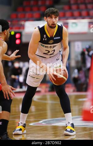 Funabashi Arena, Chiba, Giappone. 14 Marzo 2020. Ryan Rossiter (Brex), 14 MARZO 2020 - Pallacanestro : 2019-20 B.LEAGUE B1 gioco tra Chiba Jets 80-88 Utsunomiya Brex a Funabashi Arena, Chiba, Giappone. Credit: Yutaka/AFLO SPORT/Alamy Live News Foto Stock