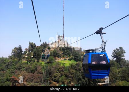 La Funivia Fino Alla Stazione Oasis, Cerro San Cristóbal, Santiago City, Cile. Foto Stock