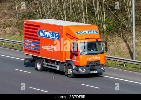 Hopwells Mercedes Benz Vehicle; grossisti indipendenti di alimenti congelati; camion di consegna, camion, trasporto, camion, cargo carrier, veicolo, industria europea del trasporto commerciale, M61 a Manchester, Regno Unito Foto Stock