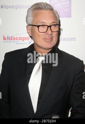 10 Ottobre 2017 - Londra, Inghilterra, Regno Unito - Specsavers Spectacle Wearer Of The Year 2017, 8 Northumberland Avenue - Outside Arrivals Photo Shows: Martin Kemp Foto Stock