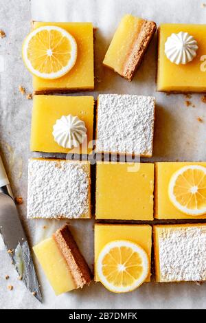 Limoni senza glutine con crosta di farina di mandorle Foto Stock