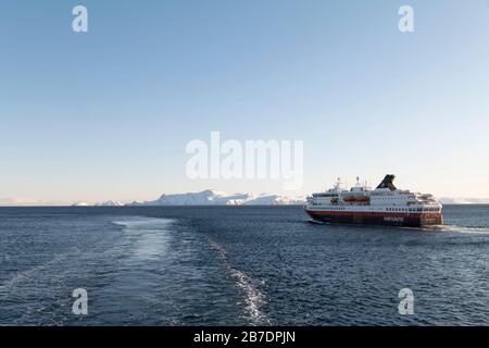 MS Nordkapp con partenza da Havøysund, Norvegia. Foto Stock