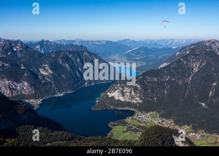 Lago Hallstatt in Austria. La foto è stata scattata dal monte Krippenstein. Foto Stock