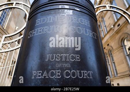 Dettaglio fuori Edimburgo Sheriff Court in Chambers Street Edimburgo, Scozia, Regno Unito Foto Stock