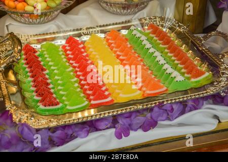 Un sacco di gelatina con sapori e colori diversi da vicino Foto Stock