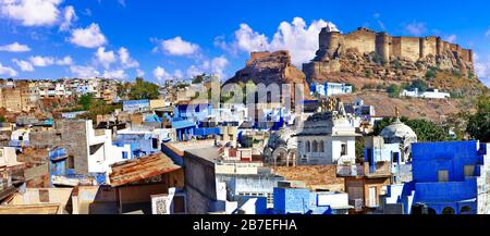 Impressionante Jodhpur città vecchia, vista con fortezza e case, India. Foto Stock