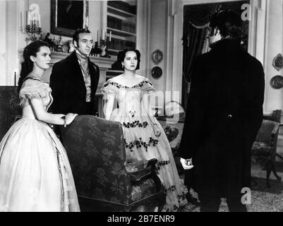 Geraldine FITZGERALD come Isabella DAVID NIVEN come Edgar Linton MERLE OBERON come Cathy e LAURENCE OLIVIER come Heathcliff in WUTHERING HEIGHTS 1939 regista WILLIAM WYLER sceneggiatura ben Hecht e Charles MacArthur romanzo Emily Bronte The Samuel Goldwyn Company / United Artists Foto Stock